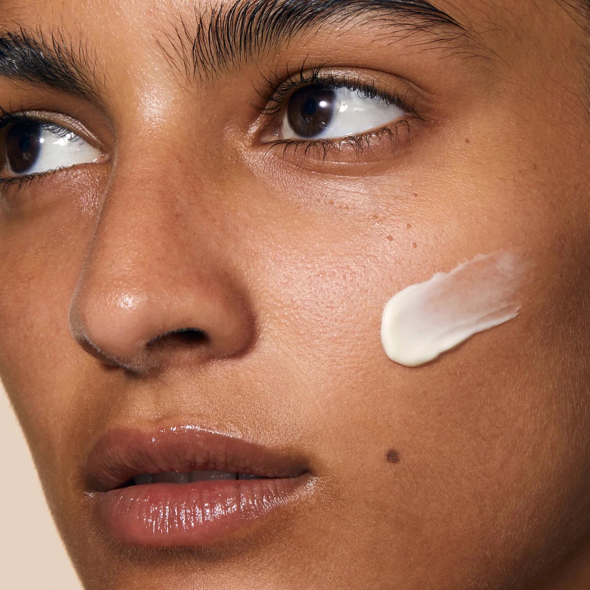 CUSHIONING DAY CREAM