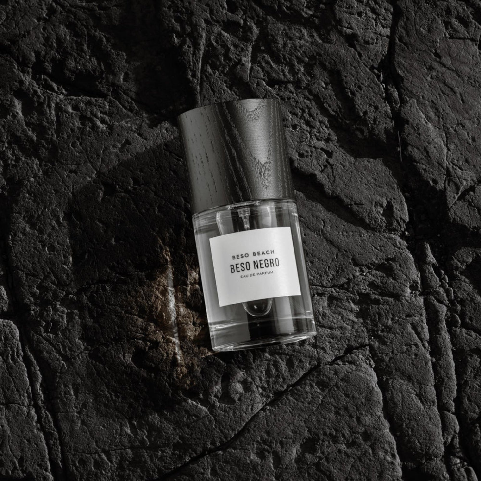 BESO NEGRO